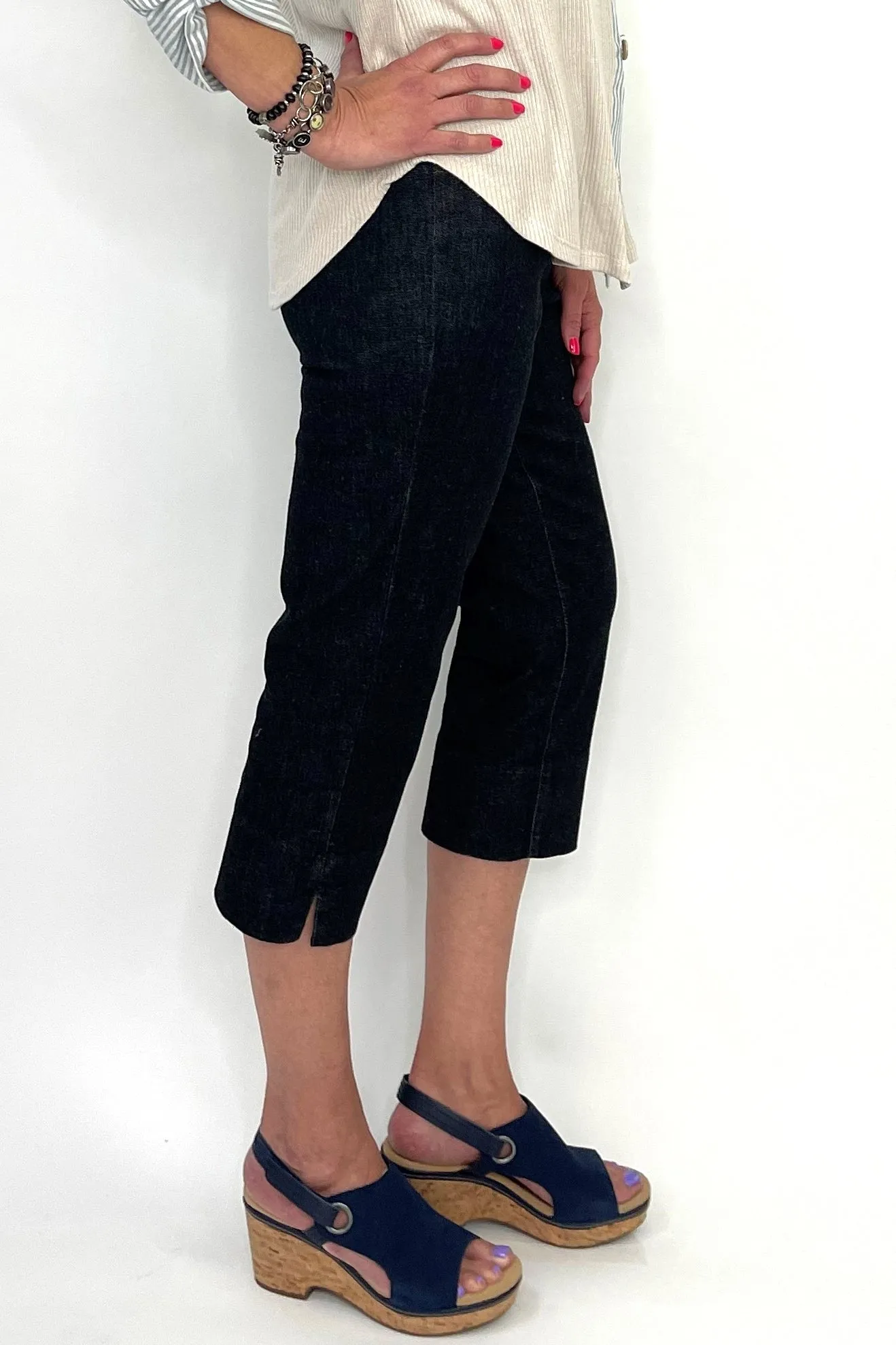 Stretchy Capri Jeans with Pockets - Black